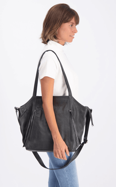 Big black bag with zip shop