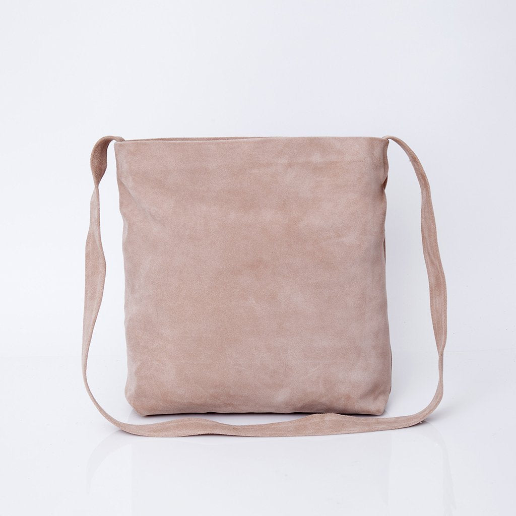 Cross over body leather bags are the best option to carry your day